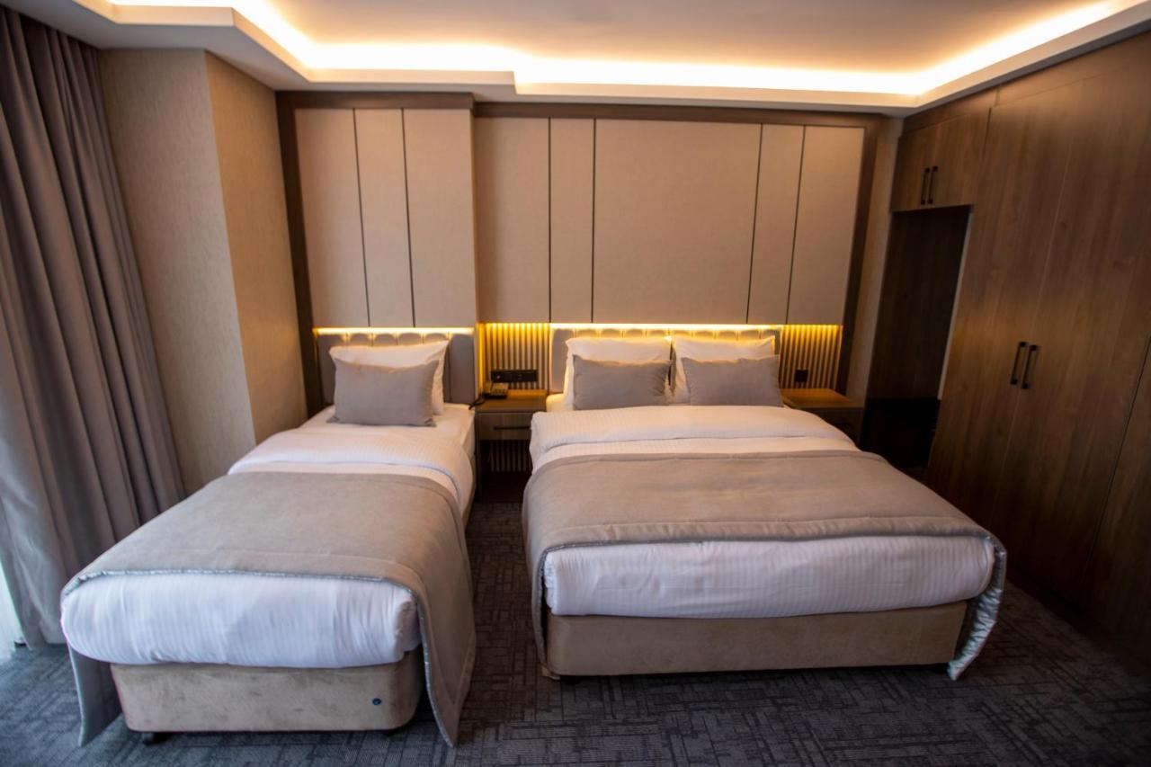 Otel The 4*